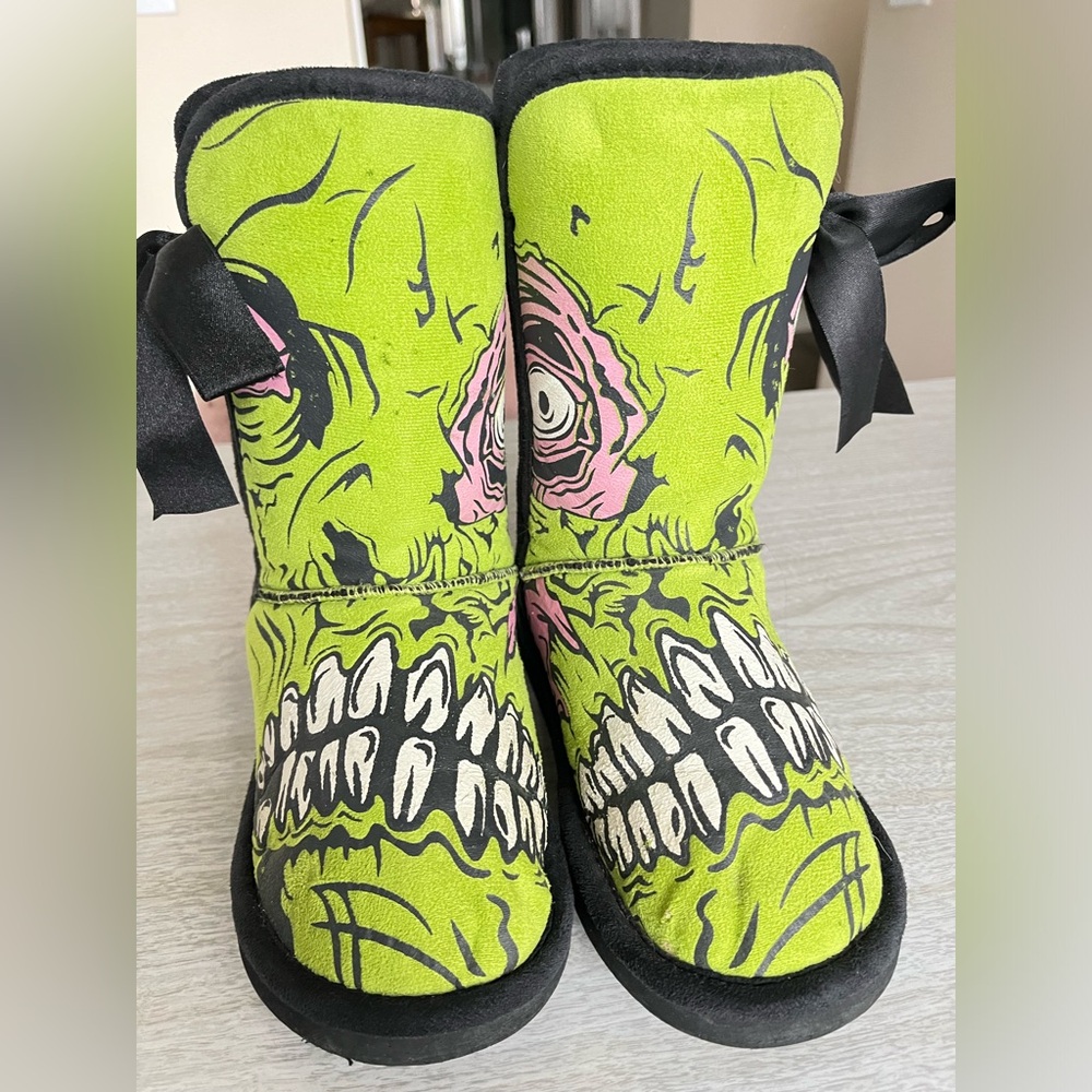 Vintage Iron Fist Zombie Stomper Fug Boot